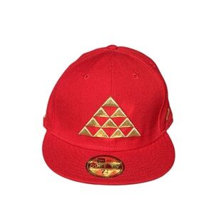 Fitted Hawai’i Red Niho gold triangles 7 and 3/8 size